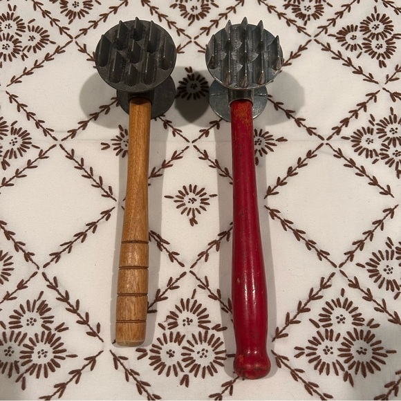 Set of TWO Vintage Butcher Mallets/Meat Tenderizers Red/Wood Handle Metal Heads - Picture 3 of 8